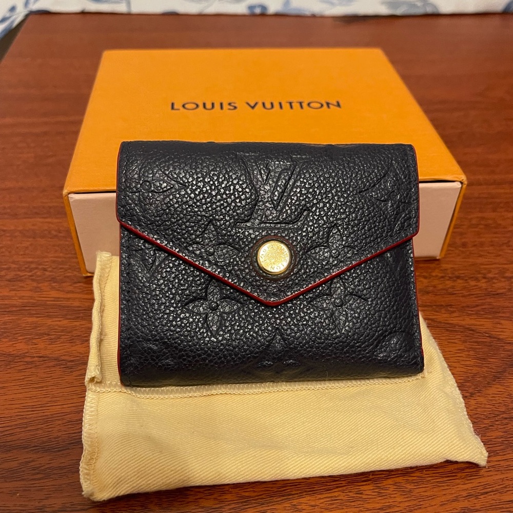Authentic Louis Vuitton Zoe’ Wallet. Navy/Red